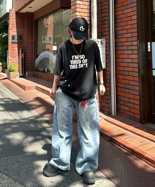 Chikashitsu +（チカシツプラス）の「【Chikashitsu +】dirty wash logo half sleeve t-shirt / 【チカシツプラス】ダーティウォッシュロゴ半袖Tシャツ（Tシャツ/カットソー・メンズ・ブラック/ホワイト・ONE SIZE）」の12枚目の写真