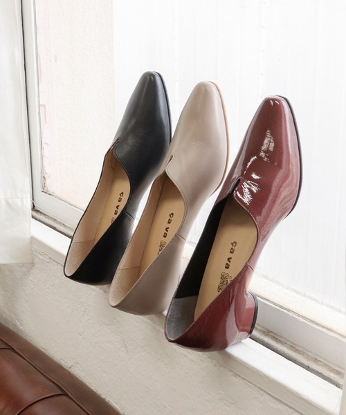 cava cava（サヴァサヴァ）の「Ｖカットパンプス　3720559（パンプス・レディース・ブラック/ワイン/グレイッシュベージュ/プラチナム・22.5cm/23cm/23.5cm/24cm/24.5cm）」の16枚目の写真