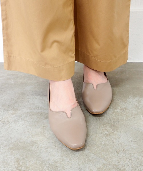 cava cava（サヴァサヴァ）の「Ｖカットパンプス　3720559（パンプス・レディース・ブラック/ワイン/グレイッシュベージュ/プラチナム・22.5cm/23cm/23.5cm/24cm/24.5cm）」の13枚目の写真