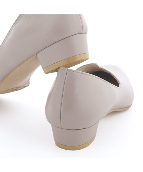 cava cava（サヴァサヴァ）の「Ｖカットパンプス　3720559（パンプス・レディース・ブラック/ワイン/グレイッシュベージュ/プラチナム・22.5cm/23cm/23.5cm/24cm/24.5cm）」の19枚目の写真