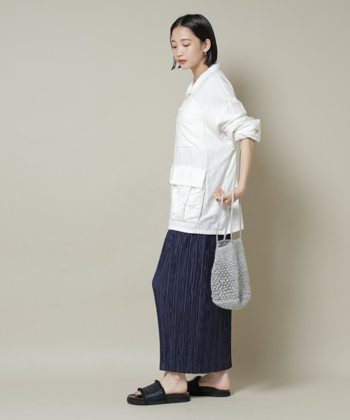 NANO universe(ナノユニバース)の「ランダムプリーツカットナロースカート(セットアップ可)(スカート・レディース・ブラック/ネイビー/ベージュ・FREE)」の5枚目の写真