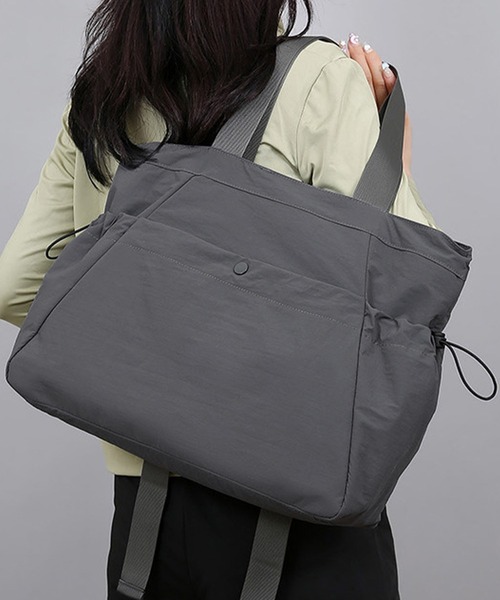 DAY CLOSET（デイ クローゼット）の「肩掛けできるバックルベルト付き大容量トートバッグ [A4収納可/マチあり/撥水加工］（トートバッグ・レディース・ブラック/アイボリー/グレー・ONE SIZE）」の19枚目の写真
