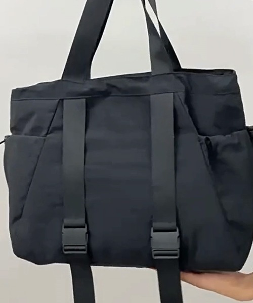 DAY CLOSET（デイ クローゼット）の「肩掛けできるバックルベルト付き大容量トートバッグ [A4収納可/マチあり/撥水加工］（トートバッグ・レディース・ブラック/アイボリー/グレー・ONE SIZE）」の20枚目の写真