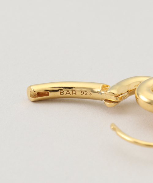 IENA（イエナ）の「BAR Jewellery/バージュエリー UNRAVEL PIERCE ピアス(両耳)（ピアス（両耳用）・レディース・ゴールド・FREE）」の4枚目の写真