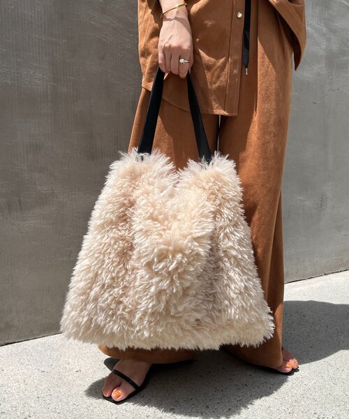 DOUDOU(ドゥドゥ) ビッグファーバッグ DouDou（ドゥドゥ）の「ビッグファーバッグ（ショルダーバッグ