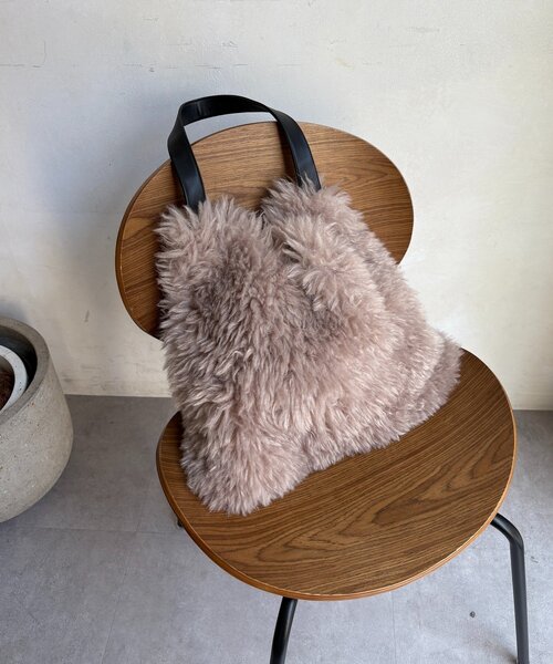 DouDou（ドゥドゥ）の「ビッグエコファーバッグ（ショルダー