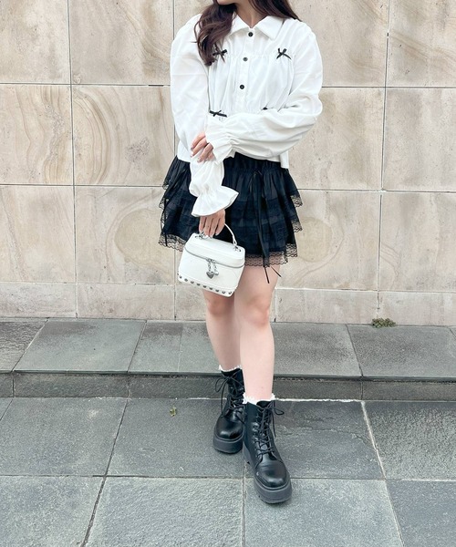 frunco(フランコ)の「リボン付きシャーリングブラウス(シャツ/ブラウス・レディース・ブラック/ホワイト・MEDIUM)」の10枚目の写真