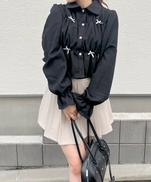 frunco(フランコ)の「リボン付きシャーリングブラウス(シャツ/ブラウス・レディース・ブラック/ホワイト・MEDIUM)」の20枚目の写真