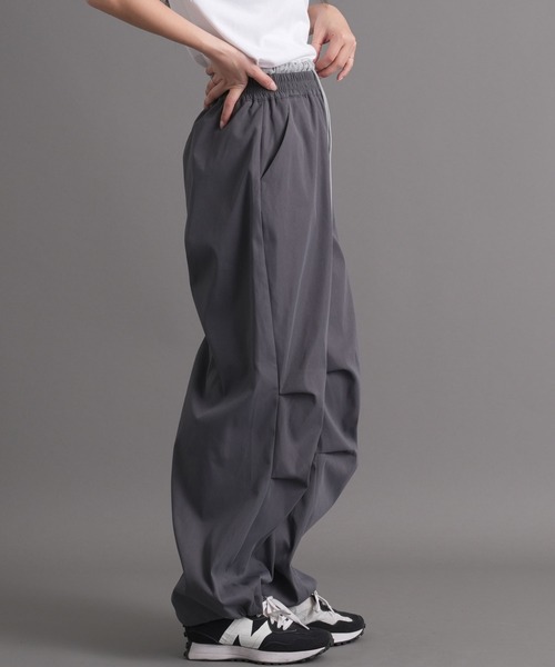 .WORKS(ドットワークス)の「編みぐるみチャーム付バレルレッグパンツ(カーゴパンツ・レディース・ブラック系/オフホワイト/チャコールグレー/ブラック/ホワイト・M)」の14枚目の写真