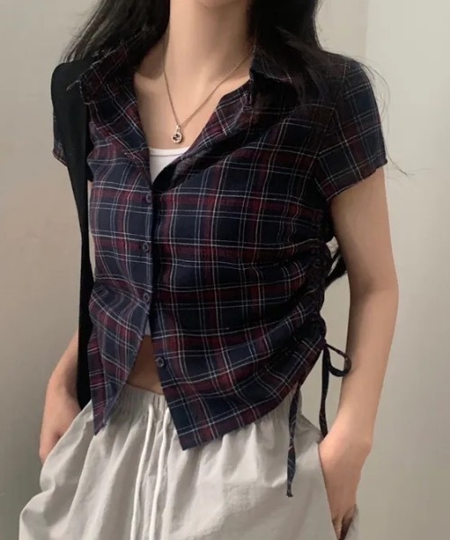 FUNdaysion(ファンデイション)の「チェックショート丈半袖シャツ(シャツ/ブラウス・レディース・ネイビー・M)」の2枚目の写真