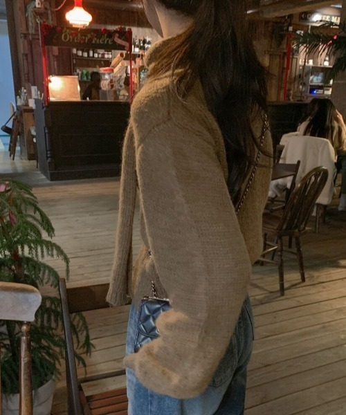 Teem Store(チームストア)の「【再入荷】【2点セット】ストール付きVネックニットカーディガン(カーディガン/ボレロ・レディース・グレー/レッド/ブラウン/ブルー・F)」の13枚目の写真