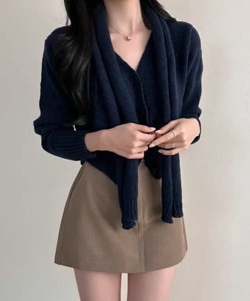 Teem Store(チームストア)の「【再入荷】【2点セット】ストール付きVネックニットカーディガン(カーディガン/ボレロ・レディース・グレー/レッド/ブラウン/ブルー・F)」の11枚目の写真
