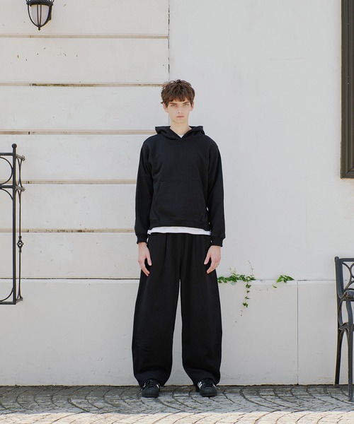 セール】curve design tuck sweatpants/カーブデザインタック