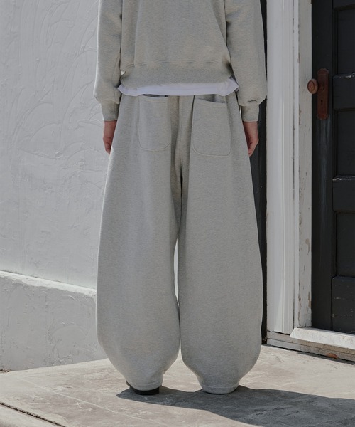 Regen Glanz（レーゲングランツ）の「curve design tuck sweatpants/カーブデザインタックスウェットパンツ（スウェットパンツ・メンズ・ブラック/グレー・MEDIUM/SMALL/LARGE）」の8枚目の写真