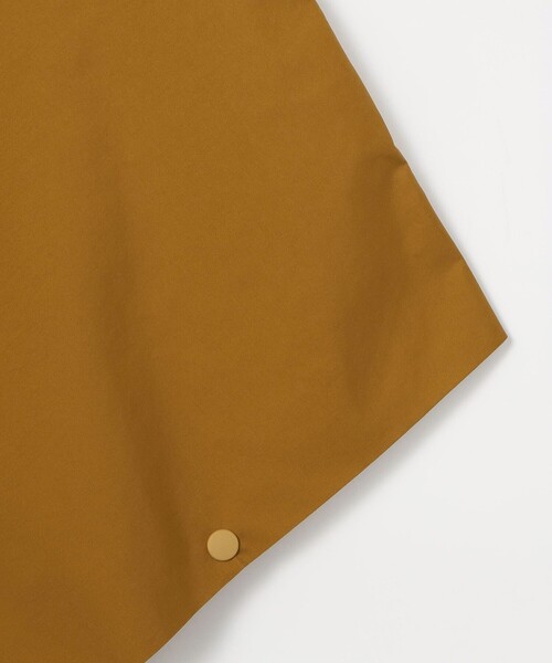 TOMORROWLAND HOME(トゥモローランドホーム)の「KEIMEN poncho(ポンチョ・レディース・ブラック/グリーン/キャメル・L/M)」の10枚目の写真