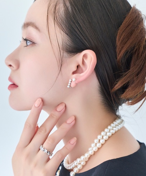 Phoebe(フィービィー)の「【金属アレルギー対応】2setラインパールイヤーカフ/ニッケルフリー(イヤーカフ・レディース・イエローゴールド/シルバー・FREE)」の4枚目の写真