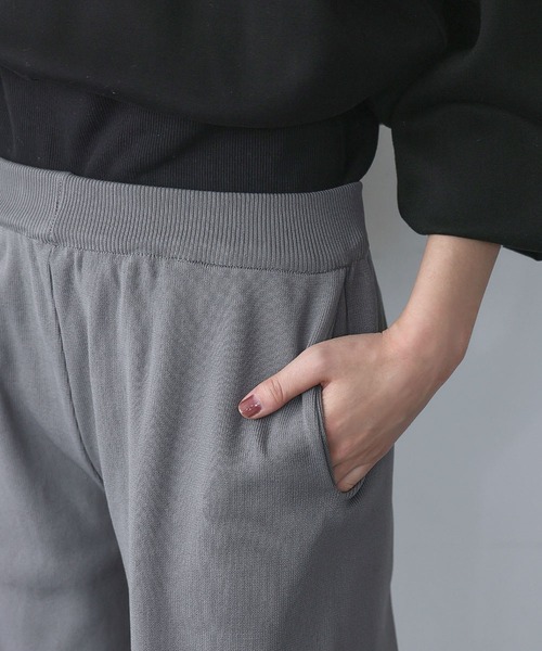 ELFRANK(エルフランク)の「ニット ジョガーパンツ(その他パンツ・レディース・グレー/オフホワイト/ブラック・L/M)」の4枚目の写真