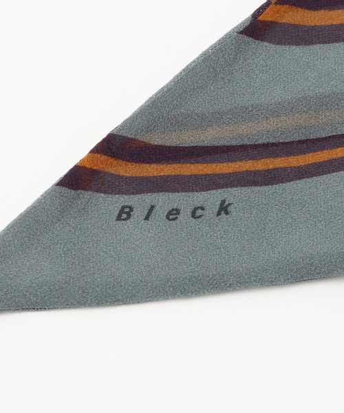 EDIFICE（エディフィス）の「BLECK(ブレック) regimental スカーフ（バンダナ/スカーフ・メンズ・チャコールグレー/ボルドー/グリーン・FREE）」の4枚目の写真