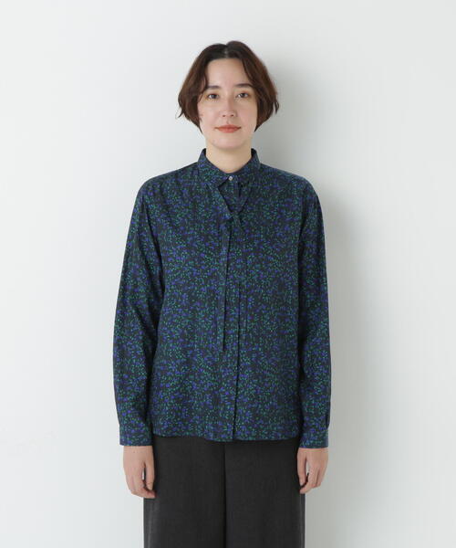 human woman(ヒューマンウーマン)の「◆プチフラワープリントボウタイシャツブラウス(シャツ/ブラウス・レディース・イエロー系その他4/グリーン系その他4・MEDIUM)」の7枚目の写真