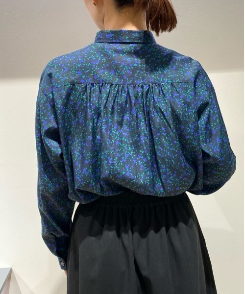 human woman(ヒューマンウーマン)の「◆プチフラワープリントボウタイシャツブラウス(シャツ/ブラウス・レディース・イエロー系その他4/グリーン系その他4・MEDIUM)」の3枚目の写真