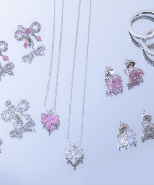 JILL by JILL STUART（ジルバイジルスチュアート）の「◇Cubicハートネックレス（ネックレス・レディース・シルバー/ピンク・FREE）」の4枚目の写真