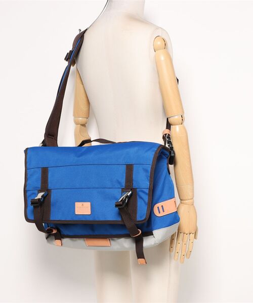 MAKAVELIC(マキャベリック)の「【RES】【MAKAVELIC】TRUCKS DOUBLE BELT MESSENGER BAG(ショルダーバッグ・メンズ・ブルー系その他・FREE)」の2枚目の写真