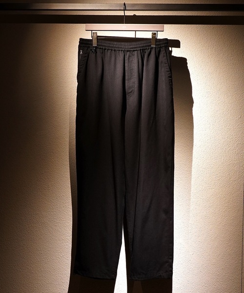 TROVE（トローヴ）の「MODERN WOOL PLAY PANTS（その他パンツ・メンズ・ブラック/ブルーグレー・3）」の2枚目の写真