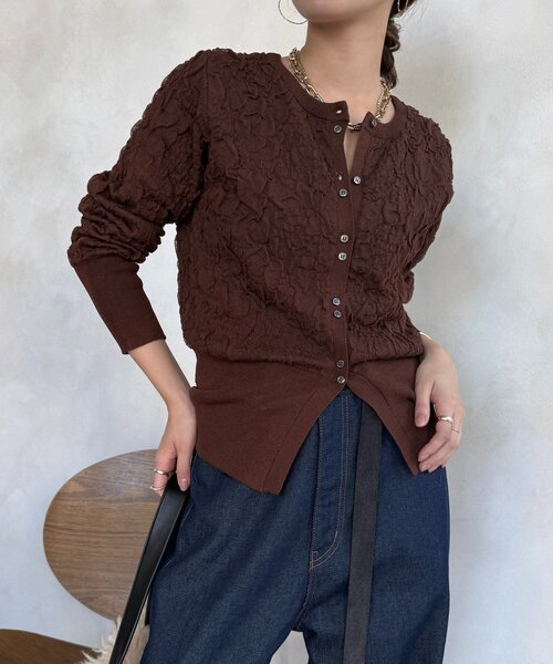 DouDou（ドゥドゥ）の「【WEB限定】フクレジャガードクルーネックカーディガン（カーディガン/ボレロ・レディース・アイボリー/ブルー/ブラウン・FREE）」の3枚目の写真