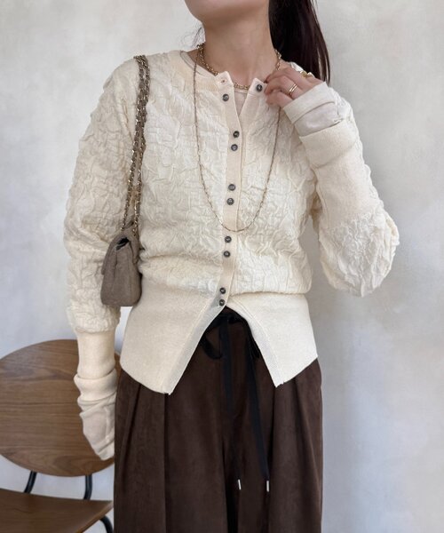 DouDou（ドゥドゥ）の「【WEB限定】フクレジャガードクルーネックカーディガン（カーディガン/ボレロ・レディース・アイボリー/ブルー/ブラウン・FREE）」の11枚目の写真