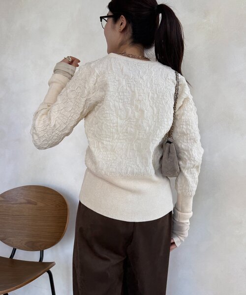 DouDou（ドゥドゥ）の「【WEB限定】フクレジャガードクルーネックカーディガン（カーディガン/ボレロ・レディース・アイボリー/ブルー/ブラウン・FREE）」の13枚目の写真