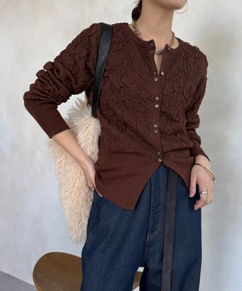 DouDou（ドゥドゥ）の「【WEB限定】フクレジャガードクルーネックカーディガン（カーディガン/ボレロ・レディース・アイボリー/ブルー/ブラウン・FREE）」の18枚目の写真