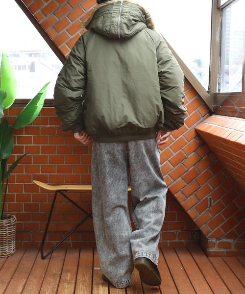 ８(eight)（エイト）の「N-2Bジャケット（ダウンジャケット/コート・メンズ・ブラック/ワイン/カーキ・MEDIUM/LARGE）」の10枚目の写真