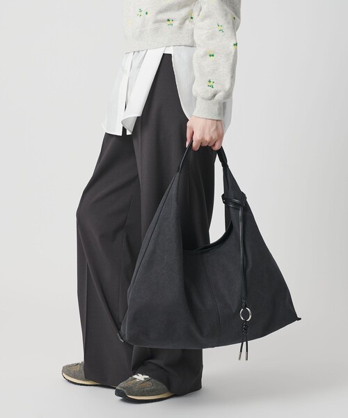 BEAUTY&YOUTH UNITED ARROWS（ビューティーアンドユースユナイテッドアローズ）の「チャーム ショルダーバッグ（ショルダーバッグ・レディース・ブラック/ベージュ・FREE）」の11枚目の写真