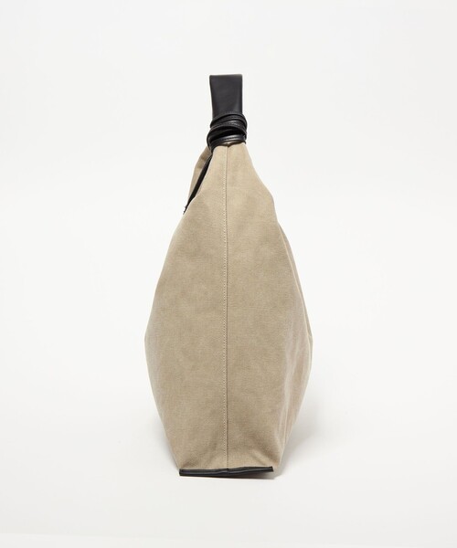 BEAUTY&YOUTH UNITED ARROWS（ビューティーアンドユースユナイテッドアローズ）の「チャーム ショルダーバッグ（ショルダーバッグ・レディース・ブラック/ベージュ・FREE）」の13枚目の写真