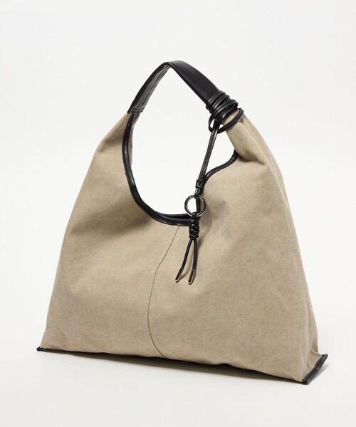 BEAUTY&YOUTH UNITED ARROWS（ビューティーアンドユースユナイテッドアローズ）の「チャーム ショルダーバッグ（ショルダーバッグ・レディース・ブラック/ベージュ・FREE）」の15枚目の写真