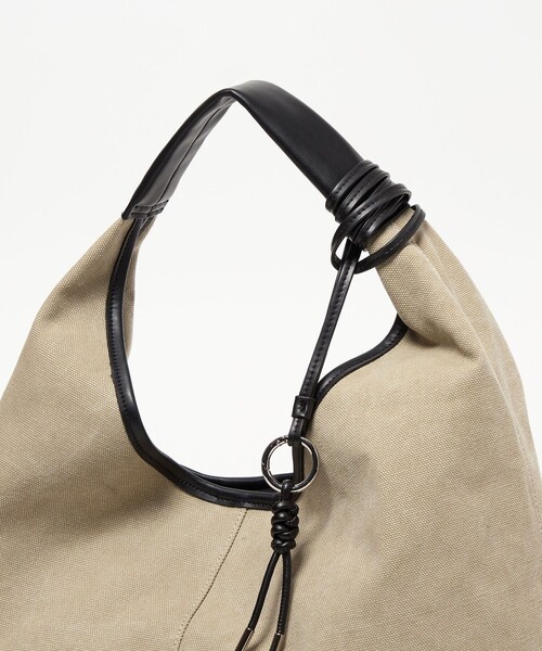 BEAUTY&YOUTH UNITED ARROWS（ビューティーアンドユースユナイテッドアローズ）の「チャーム ショルダーバッグ（ショルダーバッグ・レディース・ブラック/ベージュ・FREE）」の16枚目の写真