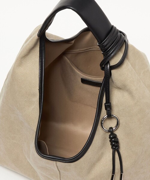 BEAUTY&YOUTH UNITED ARROWS（ビューティーアンドユースユナイテッドアローズ）の「チャーム ショルダーバッグ（ショルダーバッグ・レディース・ブラック/ベージュ・FREE）」の18枚目の写真