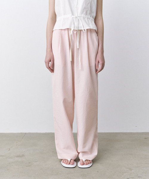 HANE(ハネ)の「シアサーカーストライプパンツ_Shy Pink(その他パンツ・レディース・その他・SMALL/MEDIUM)」の1枚目の写真