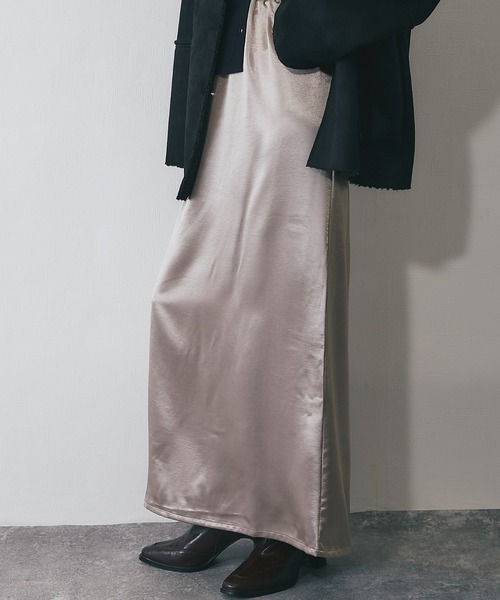 ANOTHER S（アナザーエス）の「サテンロングスカート（スカート・レディース・ブラック/ブラウン/グレイッシュベージュ・FREE）」の9枚目の写真