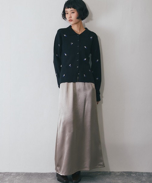 ANOTHER S（アナザーエス）の「サテンロングスカート（スカート・レディース・ブラック/ブラウン/グレイッシュベージュ・FREE）」の13枚目の写真