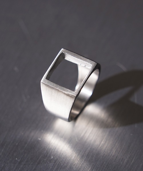 1111clothing(ワンフォークロージング)の「スクエアカット チタンリング / Square Cut Titanium Ring(リング・メンズ・シルバー・6(12号)/15号/21号)」の6枚目の写真