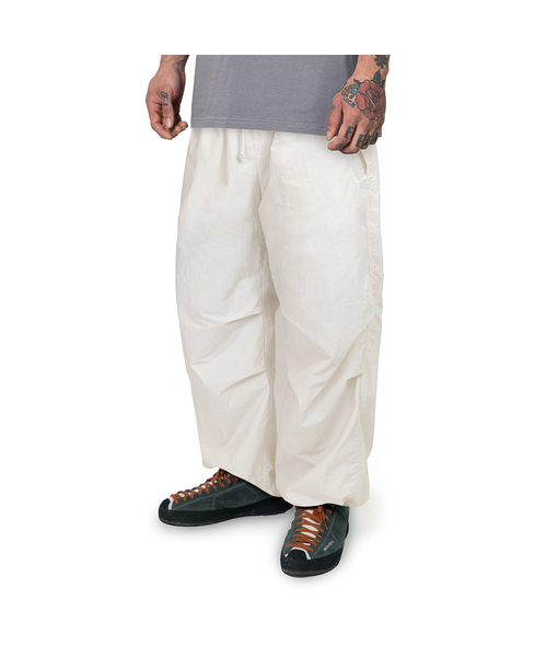 WHILE(ワイル)の「SSタートルバルーンクライミングパンツ (IVORY)(スウェットパンツ・レディース・その他・SMALL/MEDIUM/LARGE)」の1枚目の写真