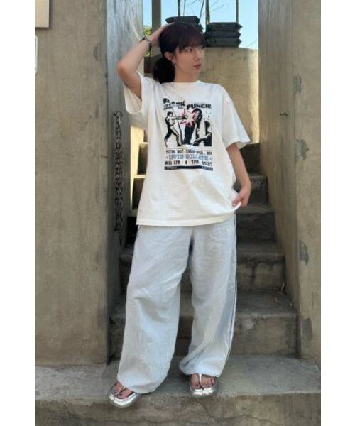 CACTUSDONUTMARKET(カクタスドーナツマーケット)の「Black Punch T-Shirt - White(Tシャツ/カットソー・レディース・その他・MEDIUM/LARGE)」の11枚目の写真