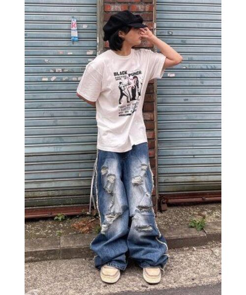CACTUSDONUTMARKET(カクタスドーナツマーケット)の「Black Punch T-Shirt - White(Tシャツ/カットソー・レディース・その他・MEDIUM/LARGE)」の12枚目の写真