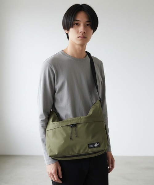 A.en(エイエン )の「A.en Daily Bag Olive(ショルダーバッグ・メンズ・オリーブ・FREE)」の6枚目の写真