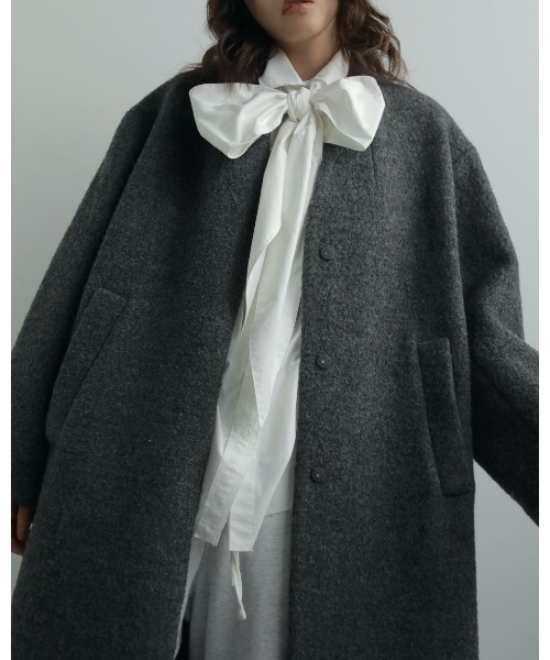 anuke（アンヌーク）の「anuke Collarless Cocoon Coat 62520003（ブルゾン・レディース・チャコールグレー/ネイビー・36/38）」の6枚目の写真