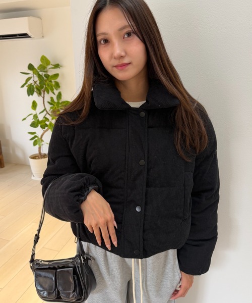 mebole(メボレ)の「コーデュロイショートダウンジャケット(ダウンジャケット/コート・レディース・ブラック/アイボリー/ブルー・FREE)」の1枚目の写真
