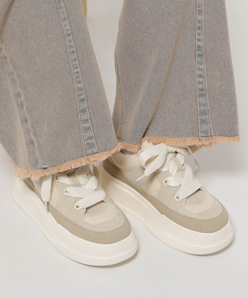 niko and...（ニコアンド）の「オリジナル切り替え厚底スニーカー（スニーカー・レディース・ブラウン/アイボリー・LARGE/MEDIUM）」の2枚目の写真