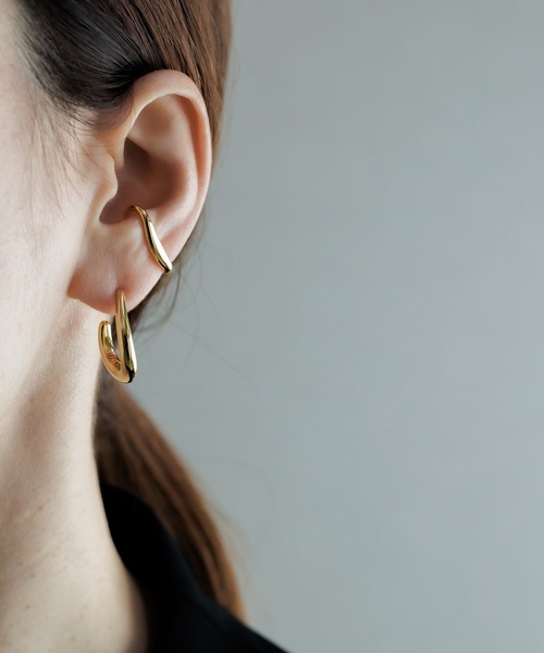 ISOLATION（アイソレーション）の「【ISOLATION / アイソレーション】Curve Earcuff /  カーブイヤーカフ（イヤーカフ・レディース・ゴールド・S）」の5枚目の写真