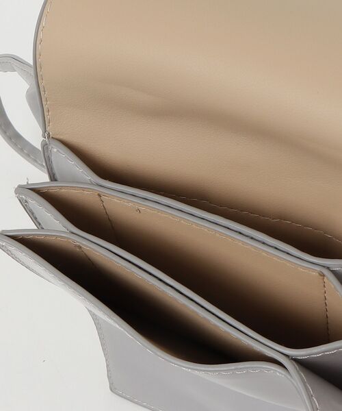 VACANCY(ヴァカンシー)の「バックルデザインミニショルダーバッグ/ポシェット(ショルダーバッグ・レディース・ブラック/グレー・FREE)」の9枚目の写真